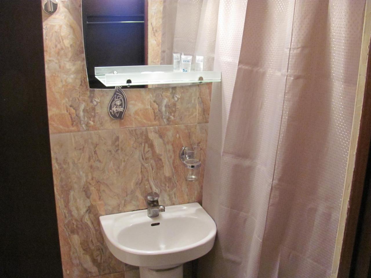 Lucky Travelers Room Tbilisi Ngoại thất bức ảnh